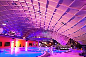 Outdoor pool, pool loungers - Hotel an der Therme Bad Orb (Bad Orb)
