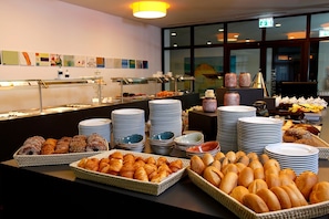 Free daily buffet breakfast