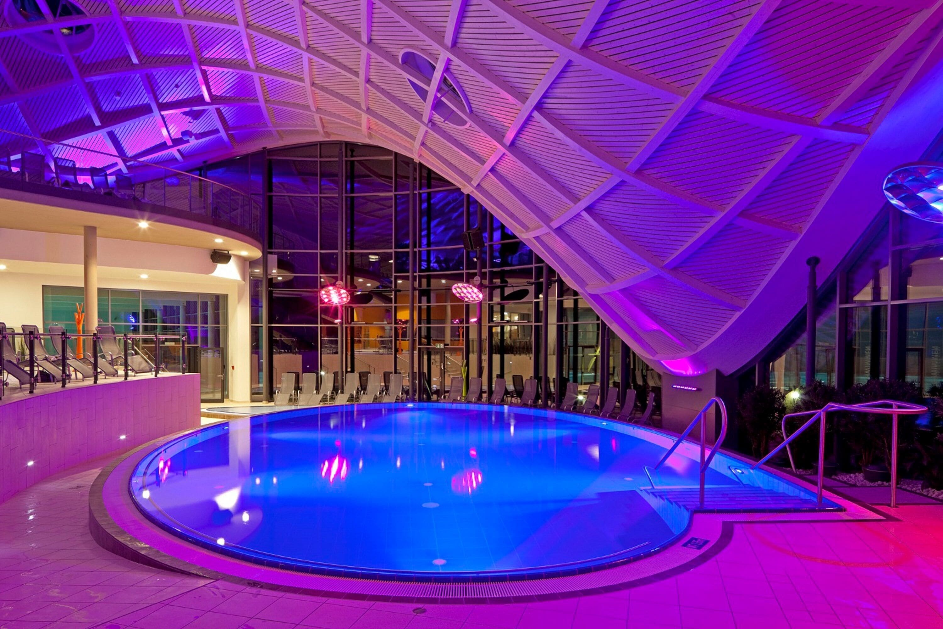 hot tub, hot springs/mineral springs, body treatments, aromatherapy