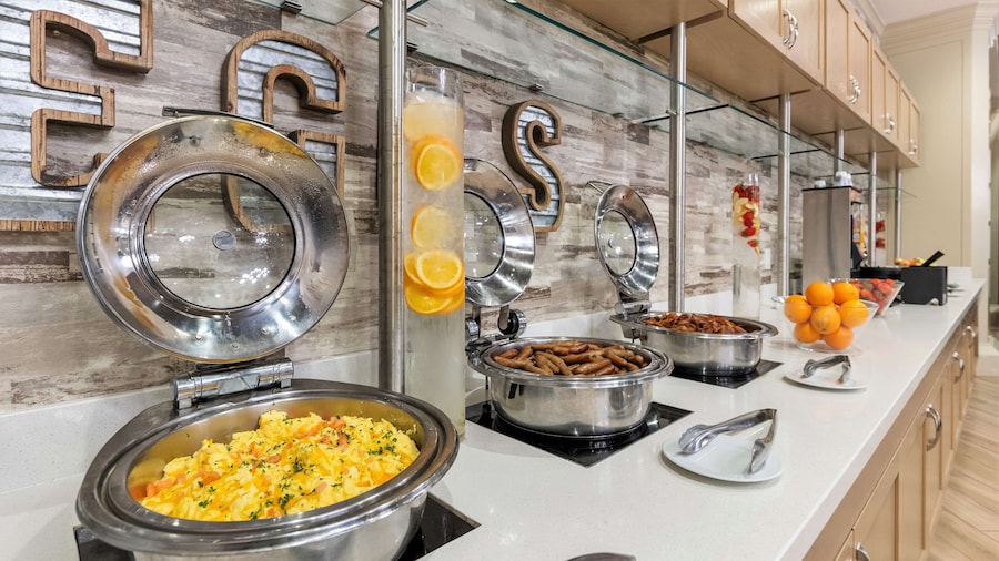 DoubleTree by Hilton Hotel San Diego - Mission Valley