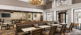 โฮมวูดสวีทส์ บายฮิลตัน ซีราคิวส์/ลิเวอร์พูล