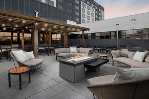 Terrace/patio - Courtyard by Marriott Edina Bloomington (Bloomington)