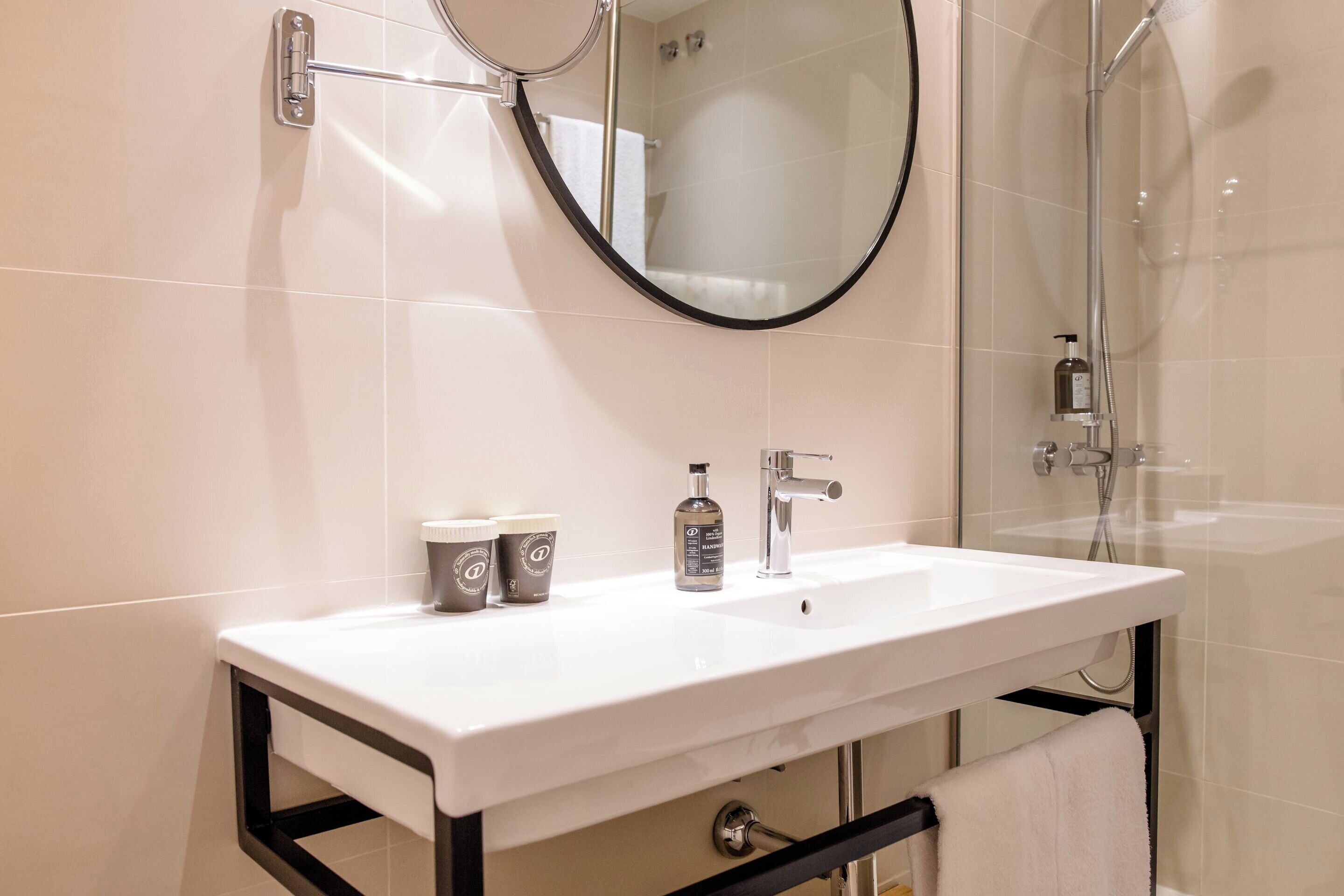 Photo - Motel One Madrid-Plaza de España