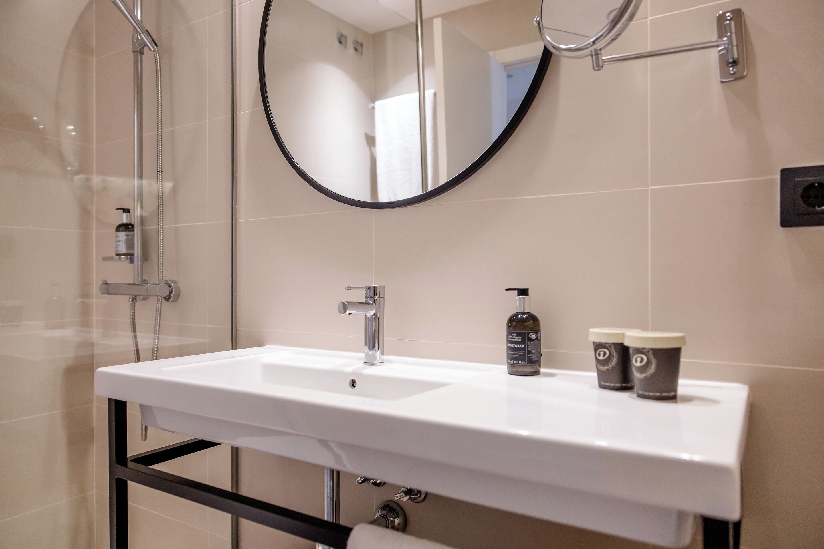 Photo - Motel One Madrid-Plaza de España