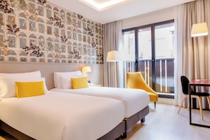 Comfort Room, Twin beds | Minibar, in-room safe, desk, blackout drapes
