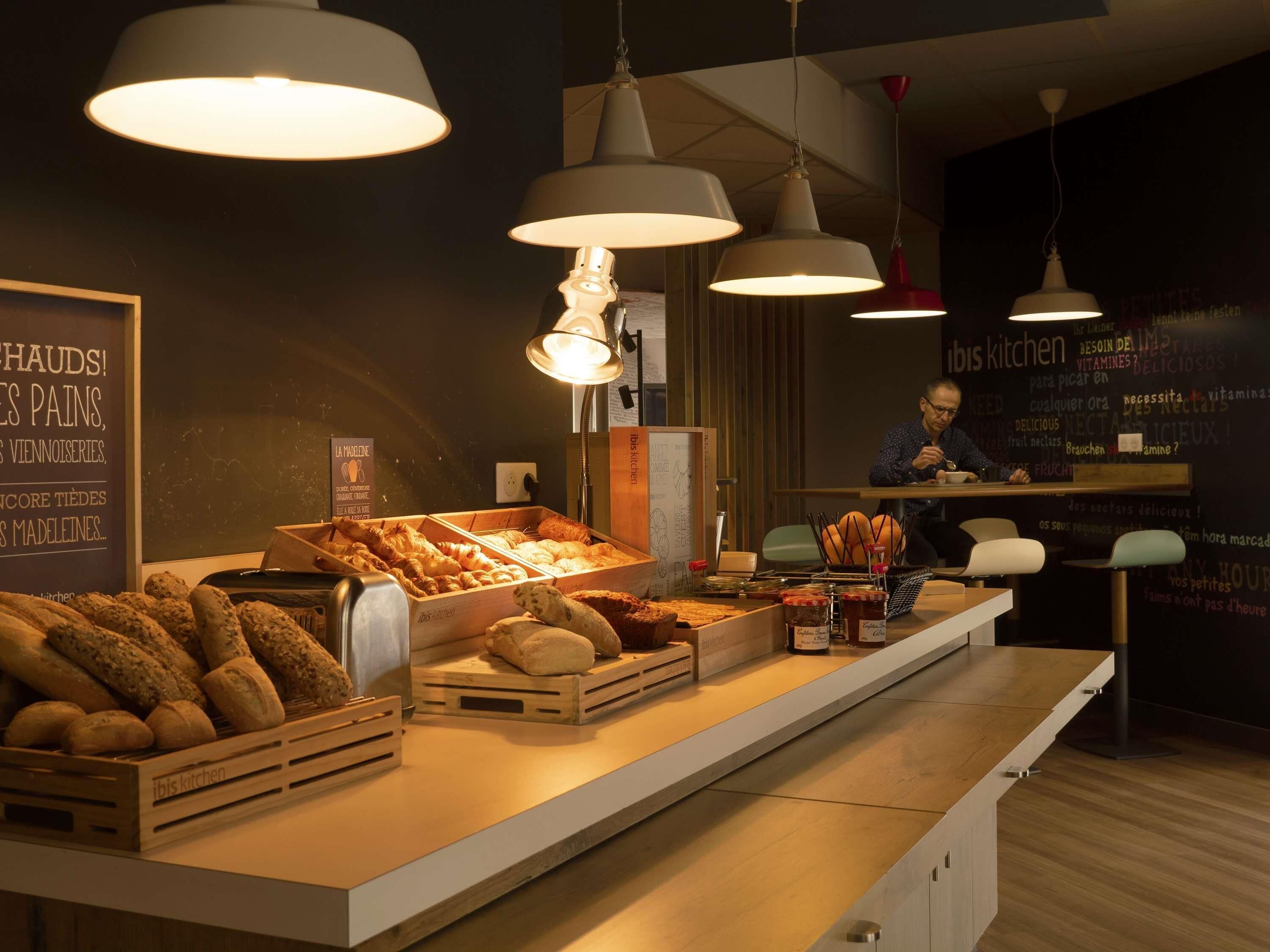 Petit déjeuner buffet servi tous les jours en supplément