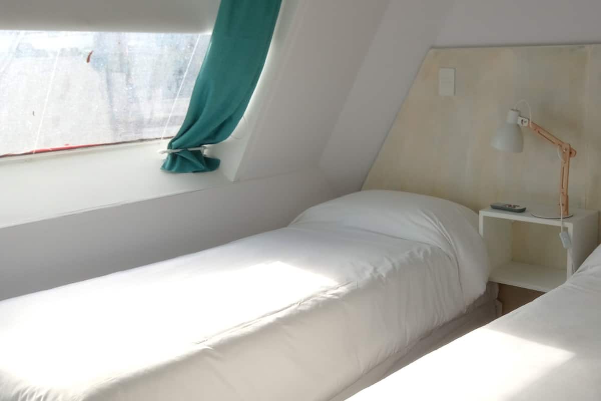 1 habitación y caja de seguridad en la habitación