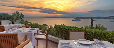 3 restaurants, breakfast, lunch, dinner served; Mediterranean cuisine