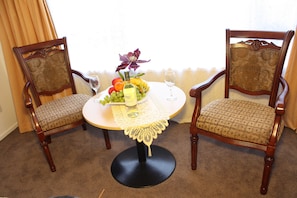 Premium bedding, desk, iron/ironing board, free WiFi