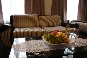 Standard Apartment, 1 Bedroom | Living room