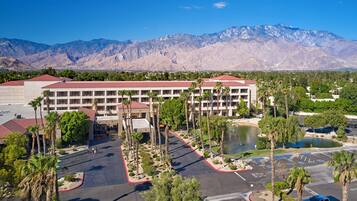 Premium bedding, down comforters, pillowtop beds, in-room safe