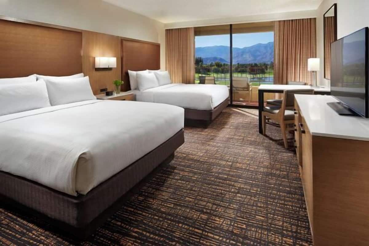 1 bedroom, premium bedding, down comforters, pillowtop beds