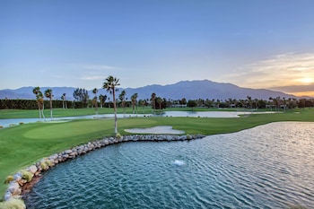 Golf at DoubleTree by Hilton Hotel Golf Resort Palm Springs