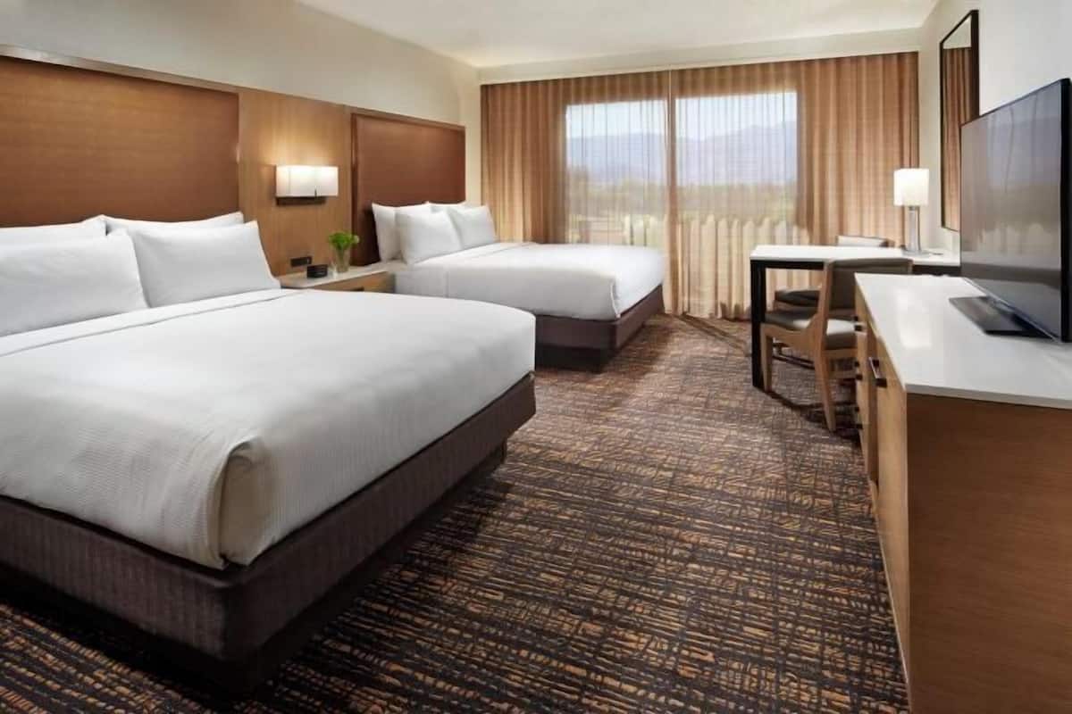 1 bedroom, premium bedding, down comforters, pillowtop beds