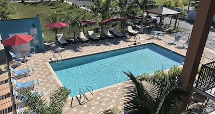 Days Inn by Wyndham Sarasota Bay