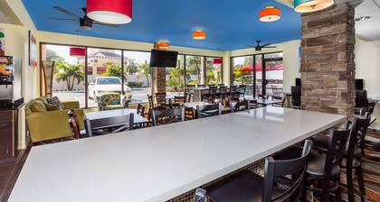 Days Inn by Wyndham Sarasota Bay