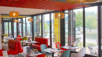 Lunch and dinner served, barbecue