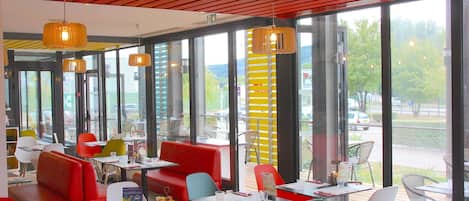 Lunsj og middag serveres, barbeque