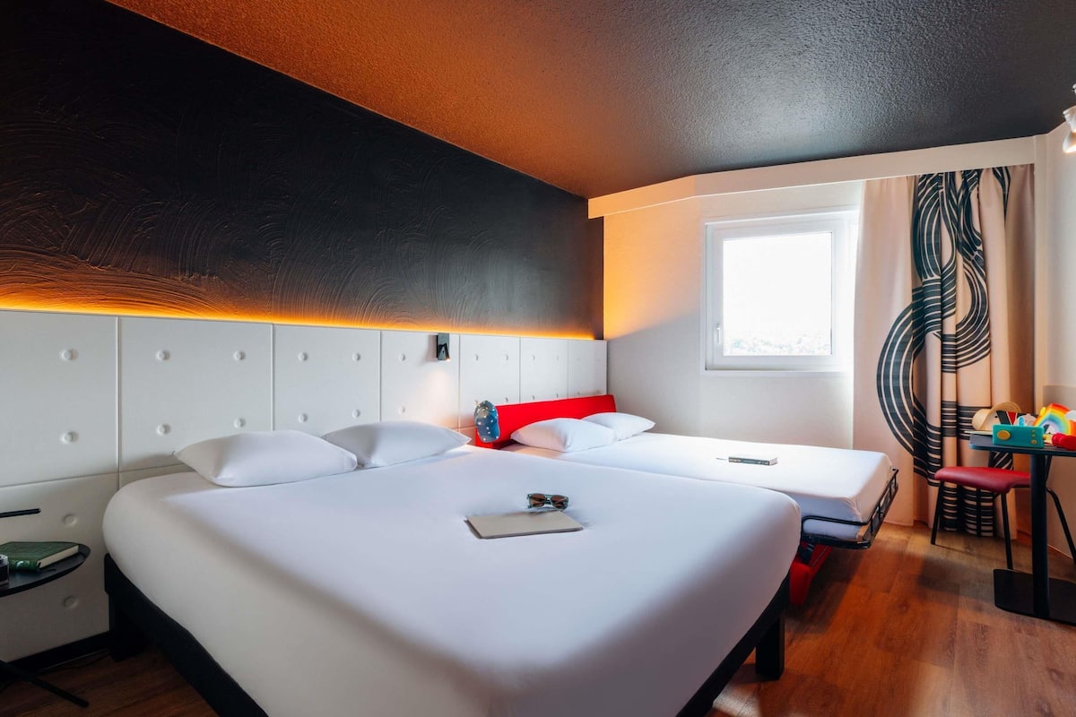 Chambre Familiale, 1 lit double et 1 canapé-lit