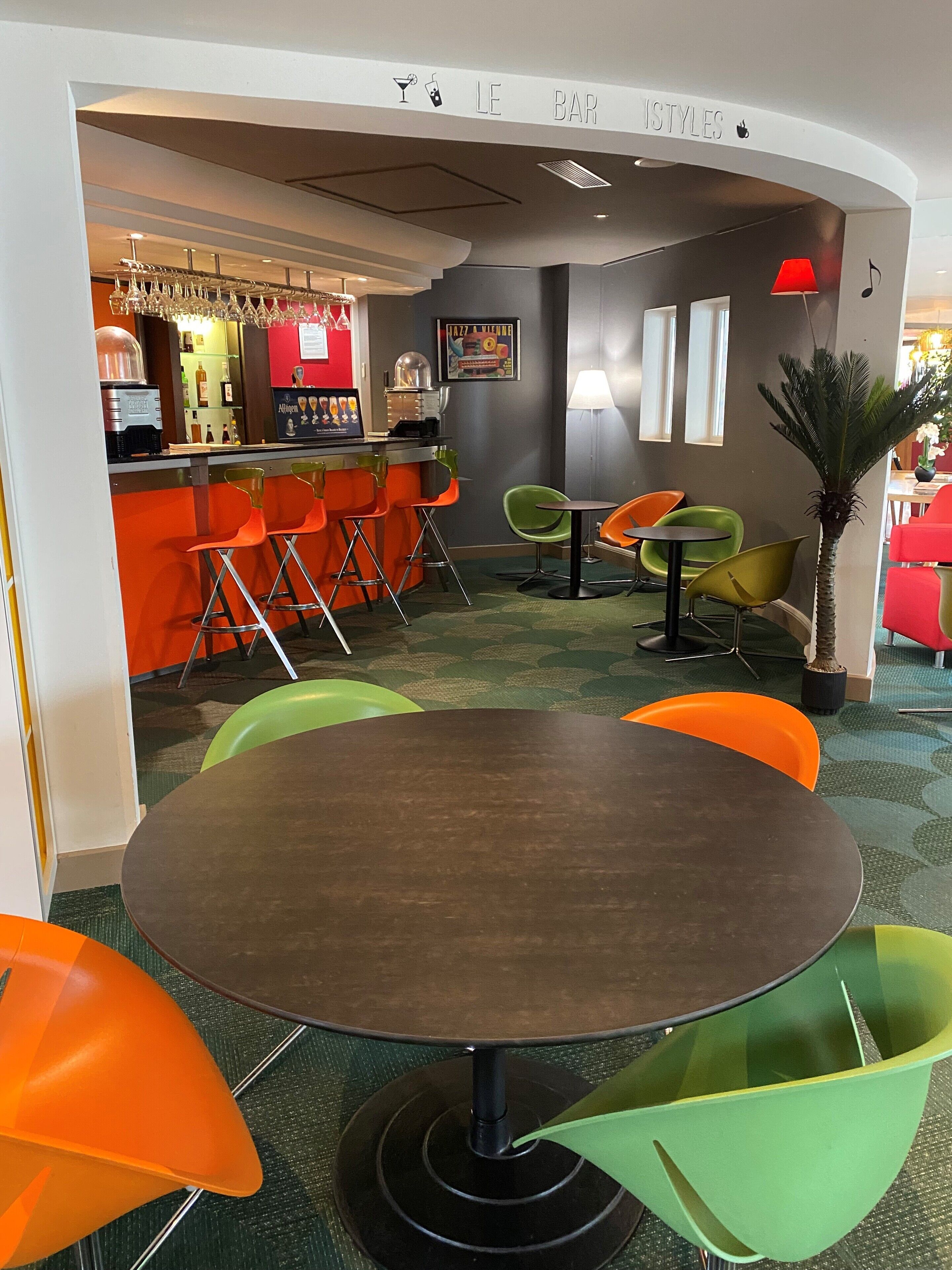 lunch and dinner served, barbecue