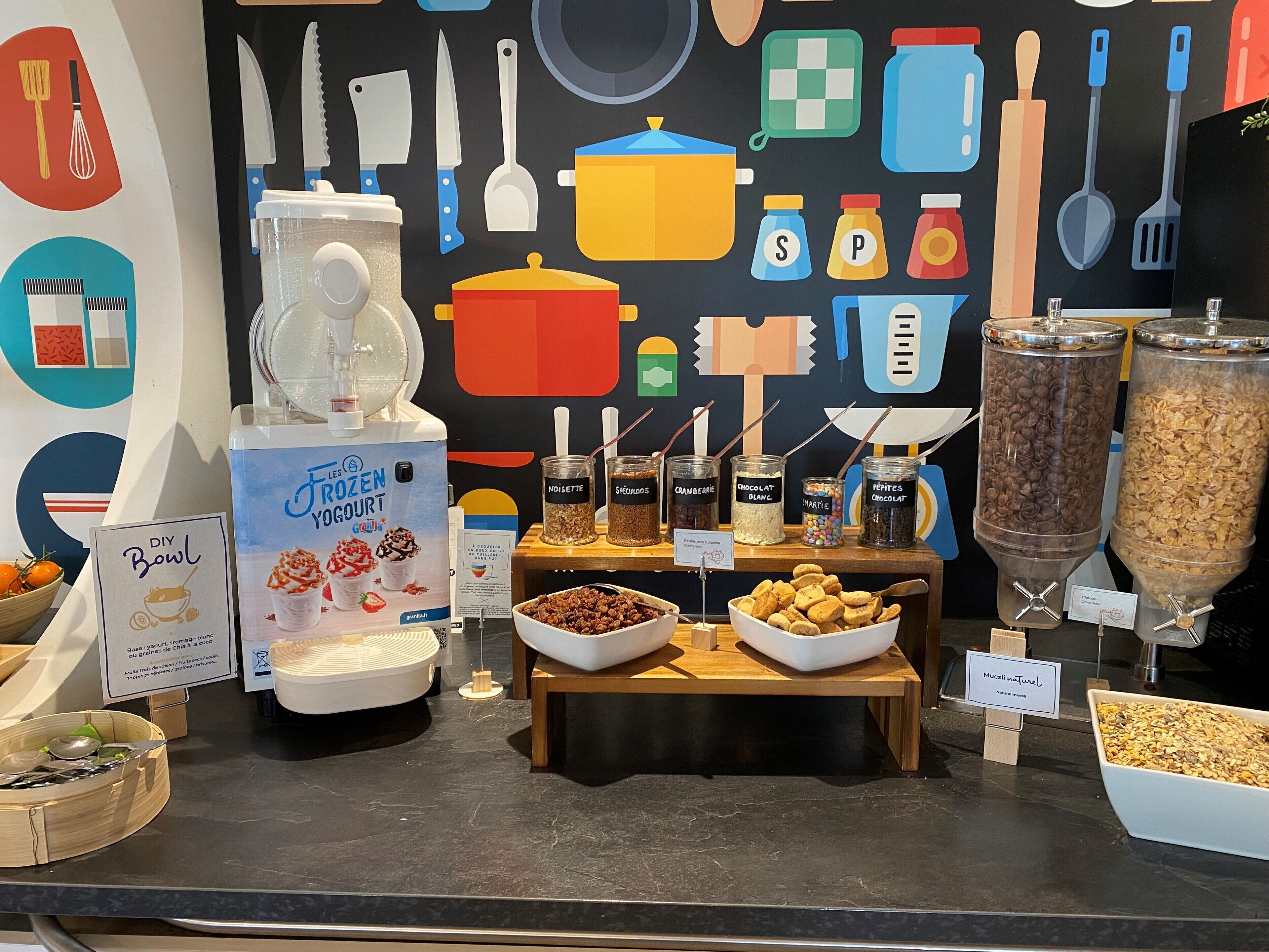 lunch and dinner served, barbecue