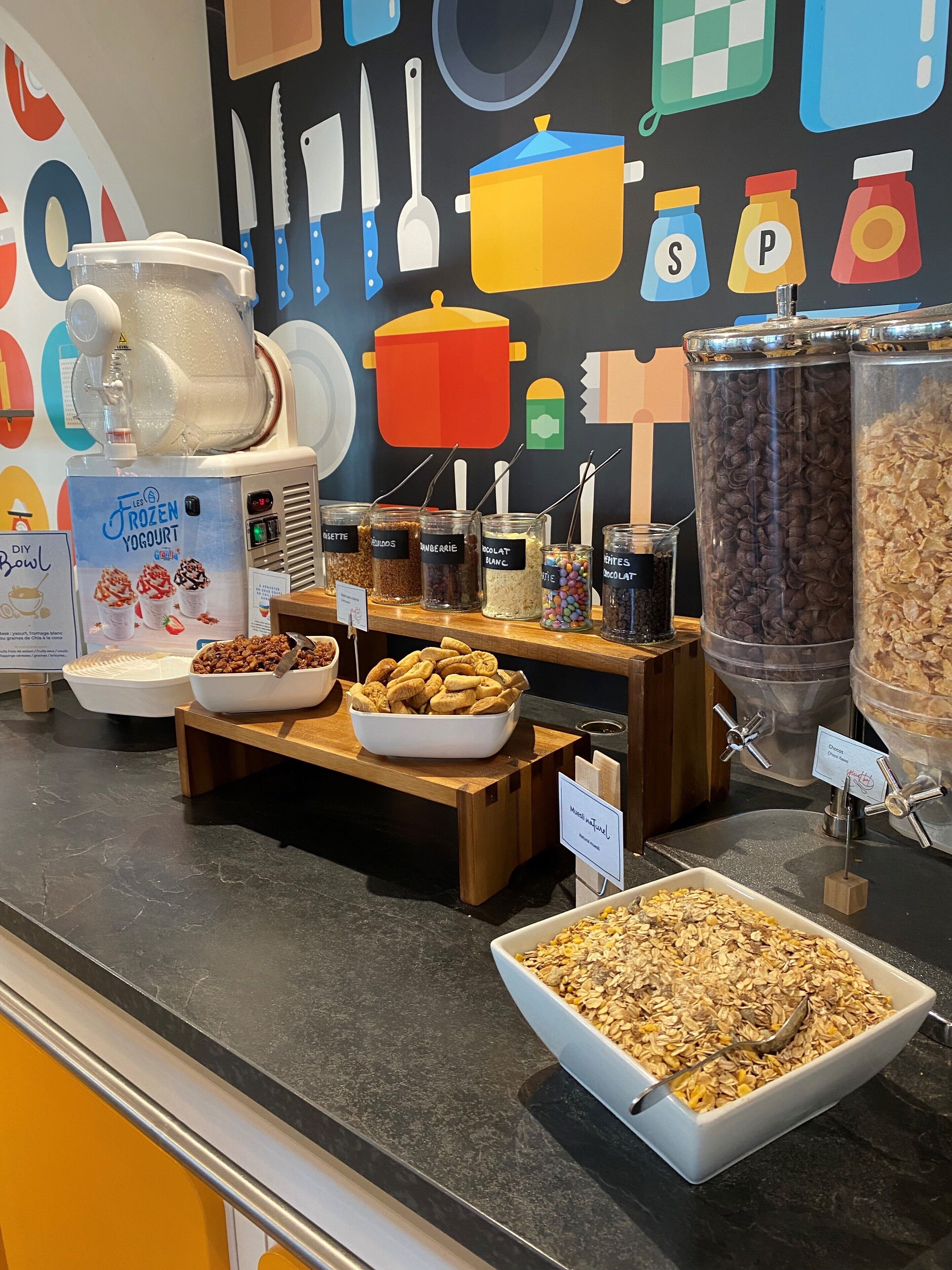 lunch and dinner served, barbecue