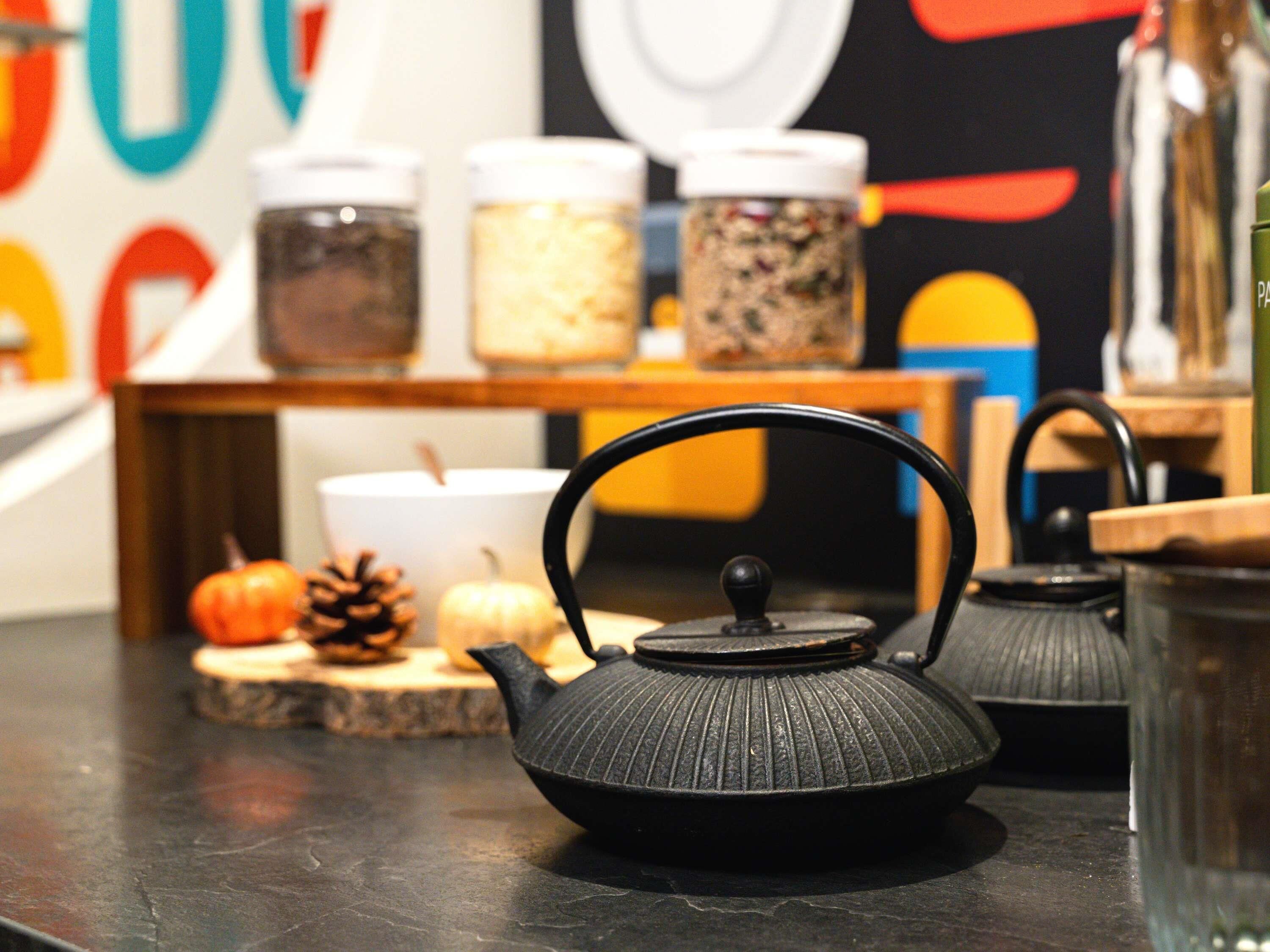 Petit déjeuner continental (13.50 EUR par personne)