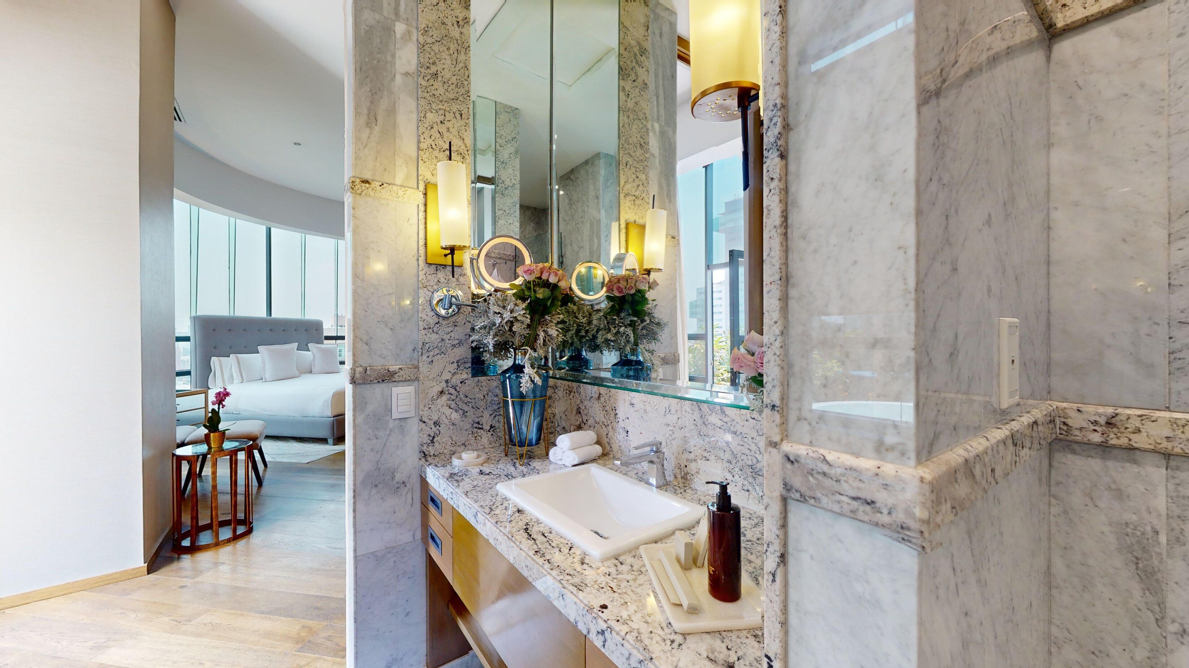 1 bedroom, minibar, in-room safe, desk