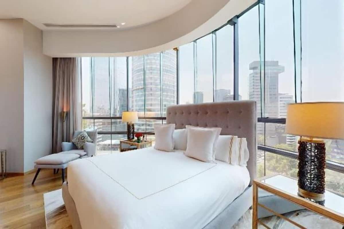 Minibar, in-room safe, desk, blackout curtains