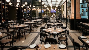 3 restauranter: frokost, lunsj og middag serveres