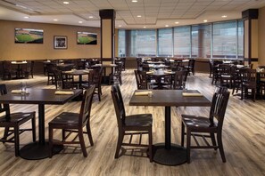 2 restaurants, breakfast, lunch, dinner served; American cuisine