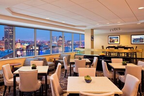 Lounge - Sheraton Inner Harbor Hotel (Baltimore)