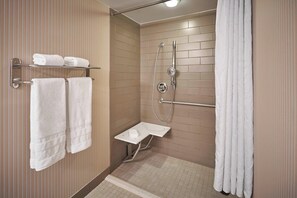Combined shower/bathtub, deep-soaking bathtub, eco-friendly toiletries