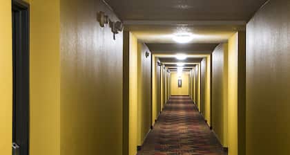 Skylight Inn Cleveland Willoughby