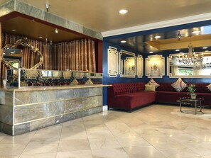 Γραφείο για check-in/check-out