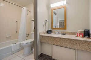 Duschwanne, Komfortbadewanne, kostenlose Toilettenartikel, Haartrockner