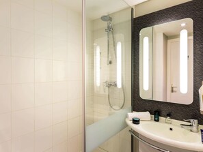 Amenidades de baño ecológicas, secadora de cabello, toallas 