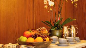 Free daily continental breakfast