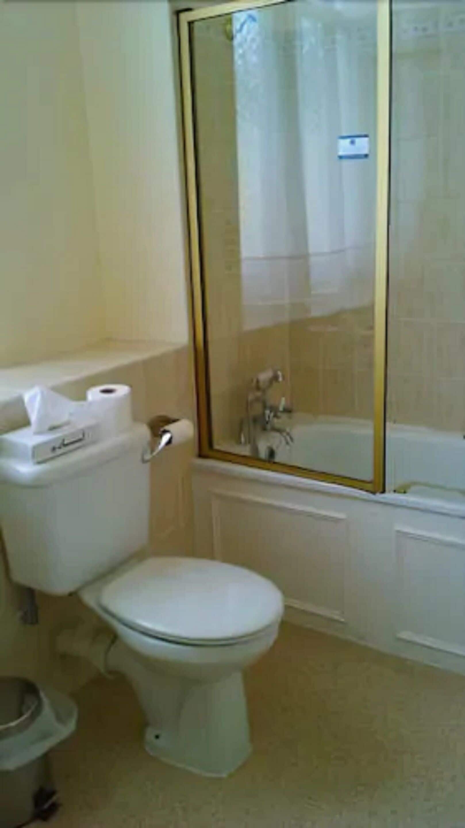 Photo - Royal Victoria Hotel