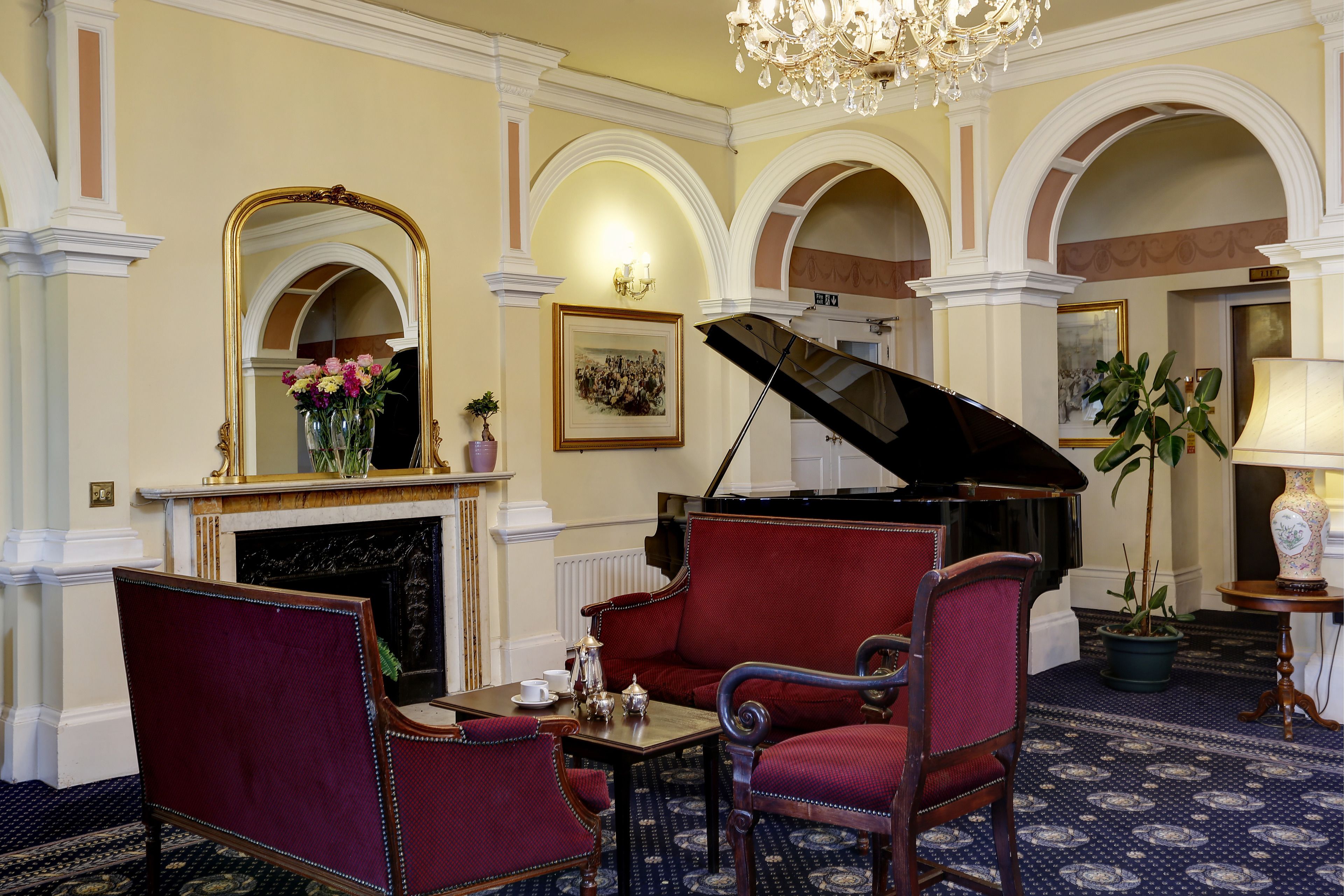 Photo - Royal Victoria Hotel