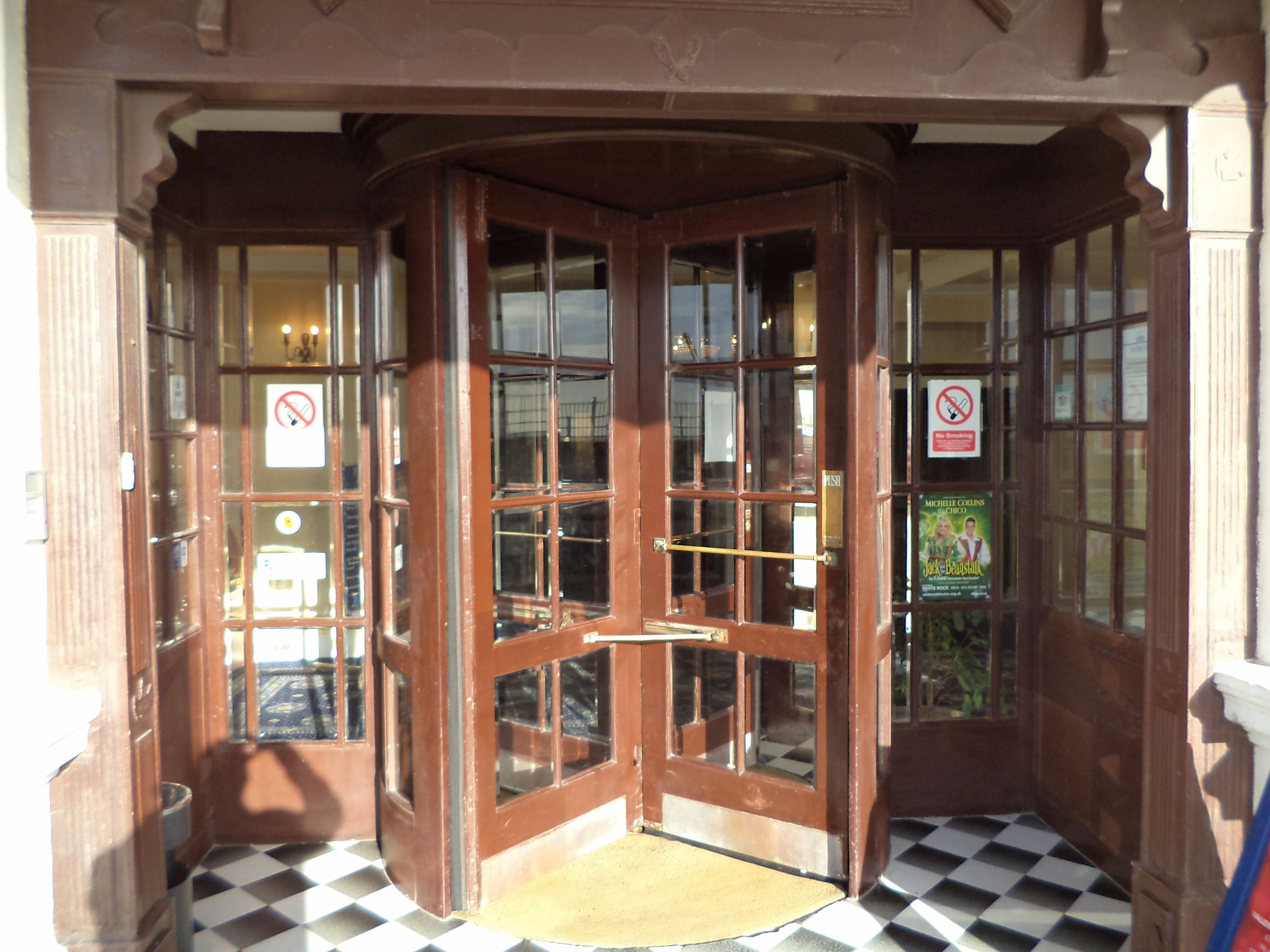 Photo - Royal Victoria Hotel