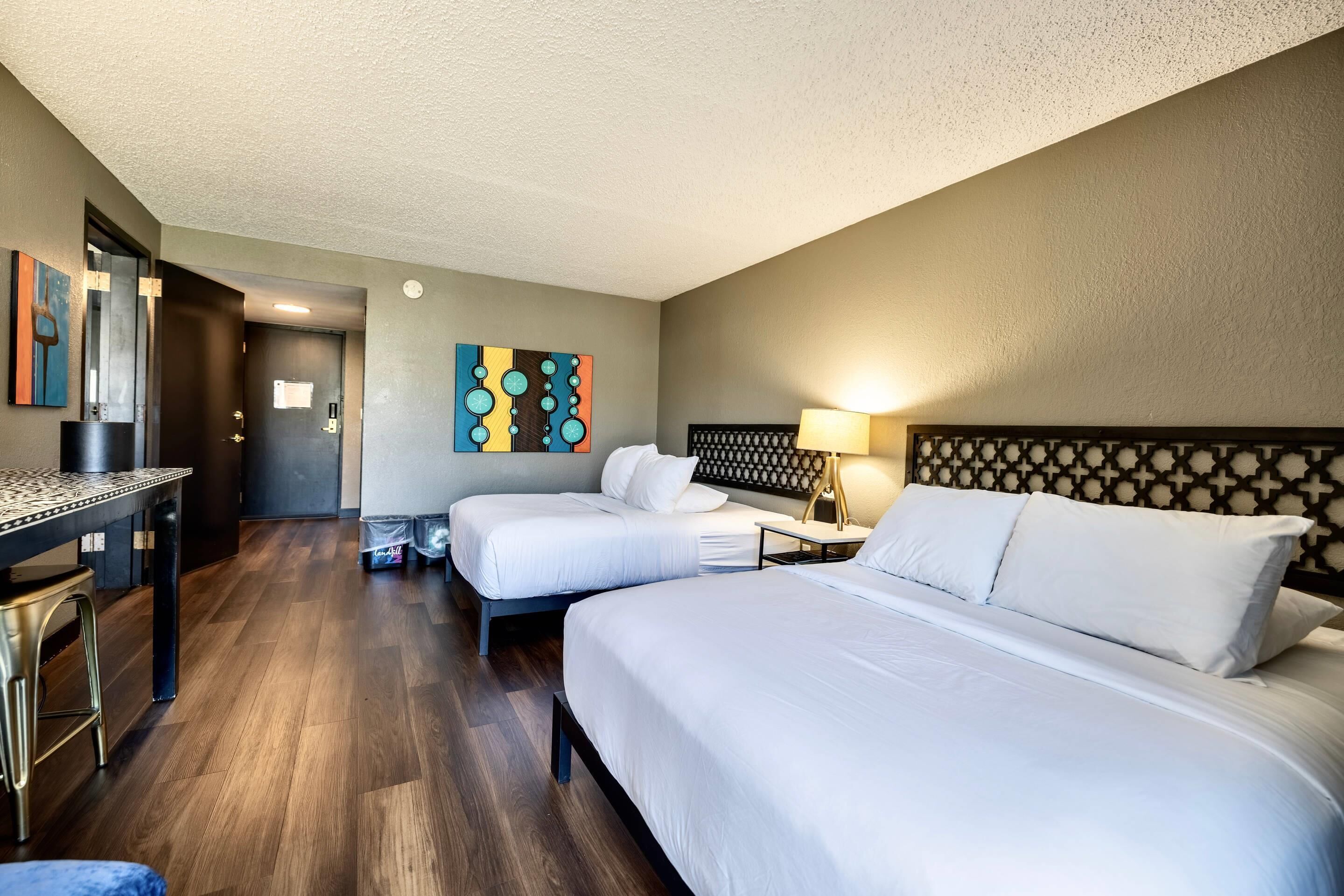 Room, 2 Queen Beds, Roll-in Shower, Non Smoking