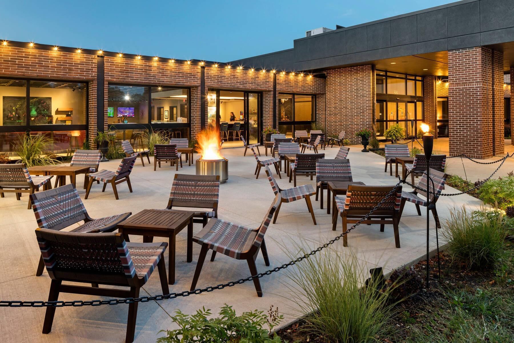 Chambre, 2 grands lits, douche accessible en fauteuil roulant, non-fumeur