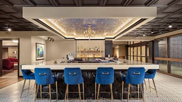 2 bars/lounges, poolside bar