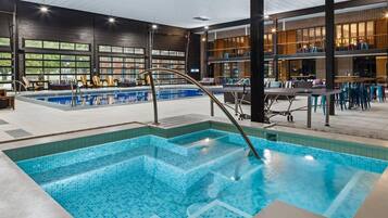 Indoor pool, sun loungers