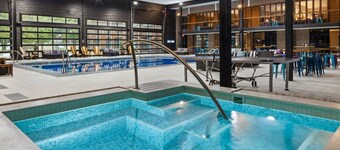 The Highlander Hotel Iowa City, an Ascend Collection Hotel