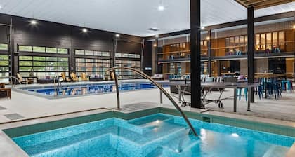 The Highlander Hotel Iowa City, an Ascend Collection Hotel