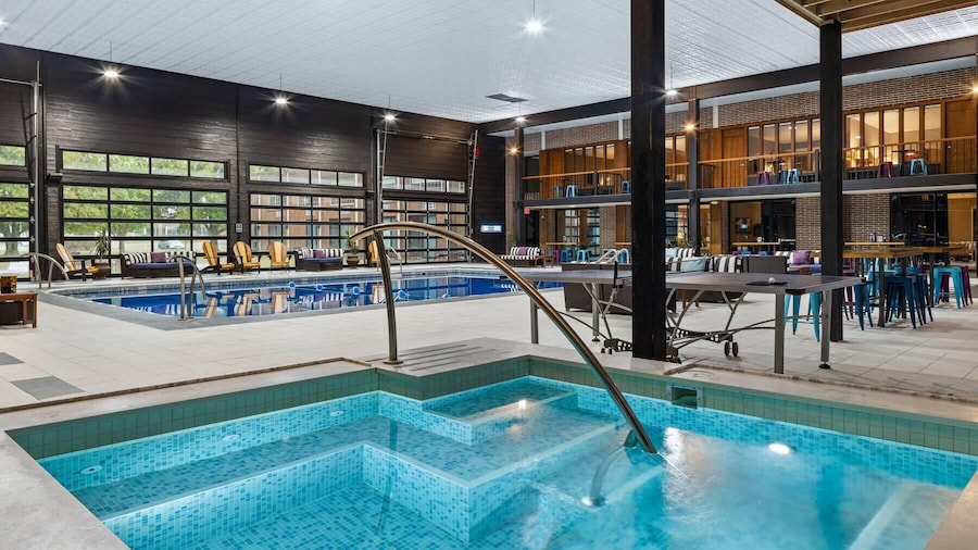 The Highlander Hotel Iowa City, an Ascend Collection Hotel