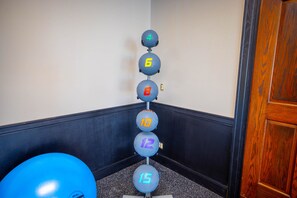 Fitness facility - The Highlander Hotel Iowa City, an Ascend Collection Hotel (Iowa City)