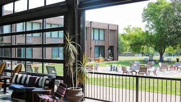 Chambre Standard, 2 grands lits, non-fumeur, en bord de piscine